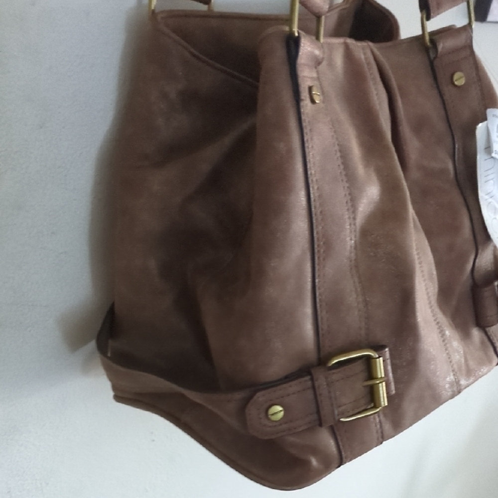 Minicci Tan Shoulder Bag with Gold Accents Very Spacious Asking ONLY $25 - Picture 6 of 13